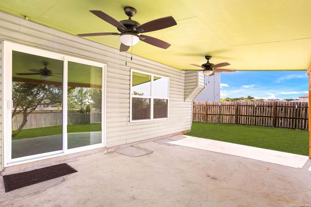 8090 Chestnut Ash, Converse, TX 78109
