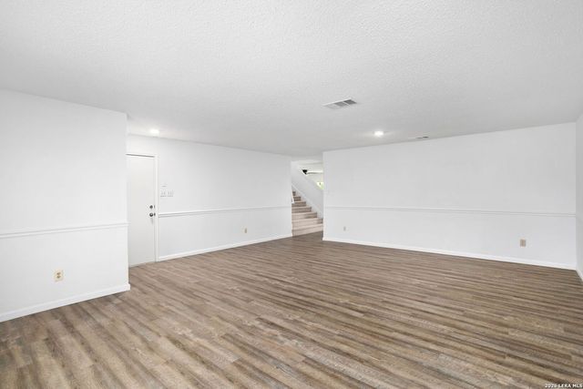8090 Chestnut Ash, Converse, TX 78109