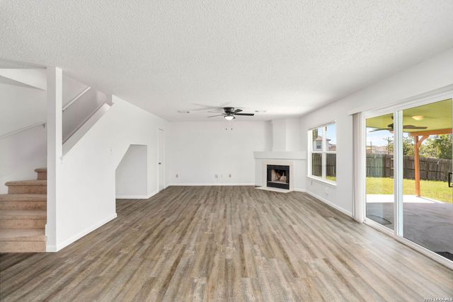 8090 Chestnut Ash, Converse, TX 78109