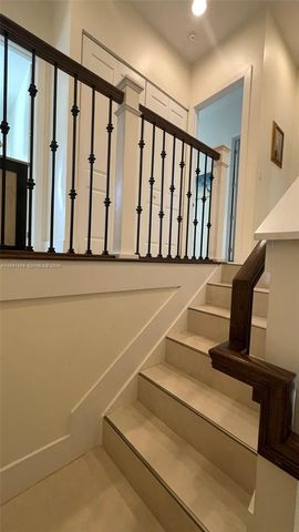 918 NE 17th Way, Fort Lauderdale, FL 33304