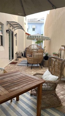 918 NE 17th Way, Fort Lauderdale, FL 33304