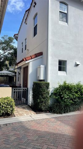 918 NE 17th Way, Fort Lauderdale, FL 33304