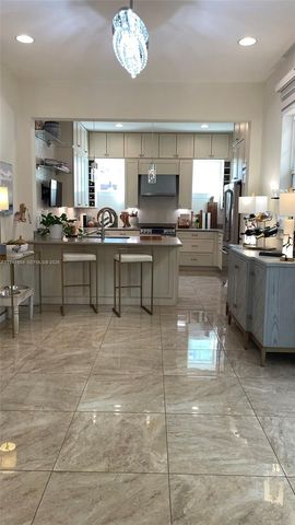 918 NE 17th Way, Fort Lauderdale, FL 33304