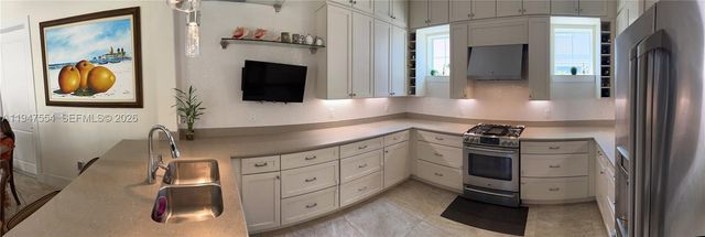 918 NE 17th Way, Fort Lauderdale, FL 33304