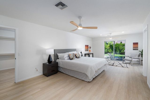 1843 N Whitewater Club Drive, Palm Springs, CA 92262