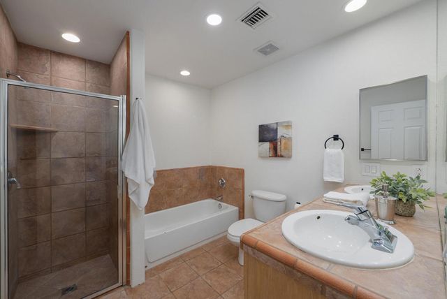 1843 N Whitewater Club Drive, Palm Springs, CA 92262