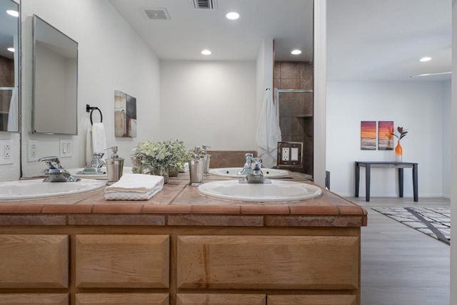 1843 N Whitewater Club Drive, Palm Springs, CA 92262