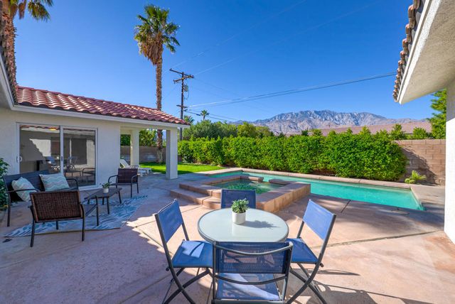1843 N Whitewater Club Drive, Palm Springs, CA 92262
