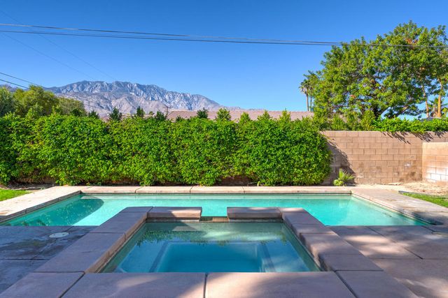 1843 N Whitewater Club Drive, Palm Springs, CA 92262