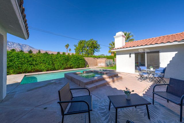 1843 N Whitewater Club Drive, Palm Springs, CA 92262