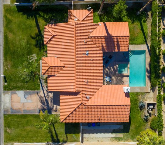 1843 N Whitewater Club Drive, Palm Springs, CA 92262