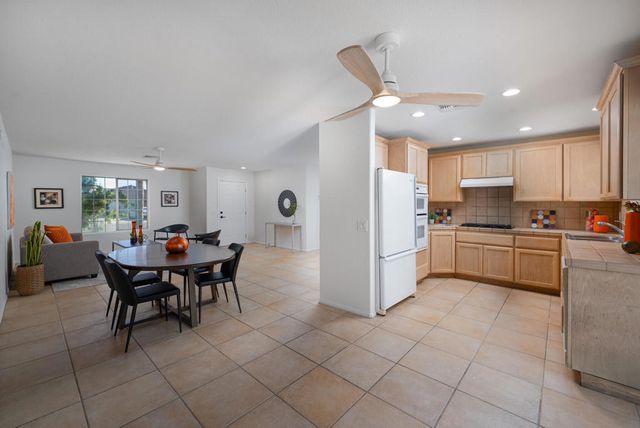 1843 N Whitewater Club Drive, Palm Springs, CA 92262