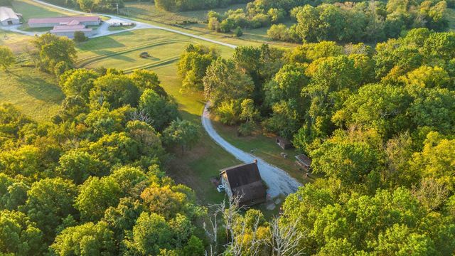 1190 W Ellington Pkwy, Lewisburg, TN 37091
