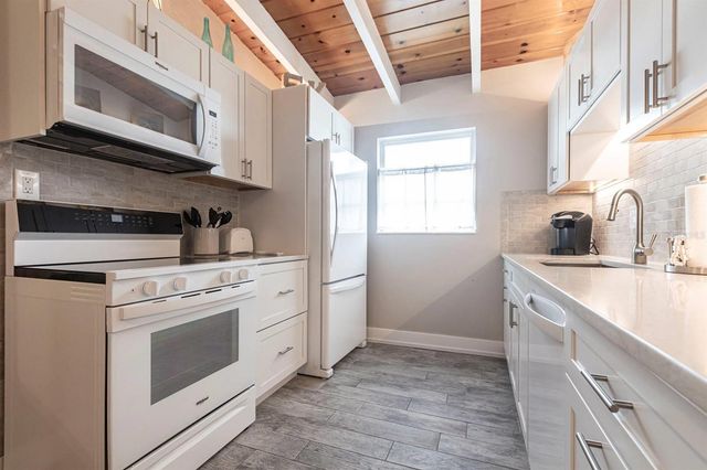 6006 MIDNIGHT PASS ROAD 22, Sarasota, FL 34242