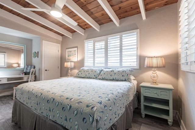 6006 MIDNIGHT PASS ROAD 22, Sarasota, FL 34242