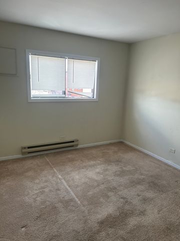 330 Shorewood Drive 3B, Glendale Heights, IL 60139