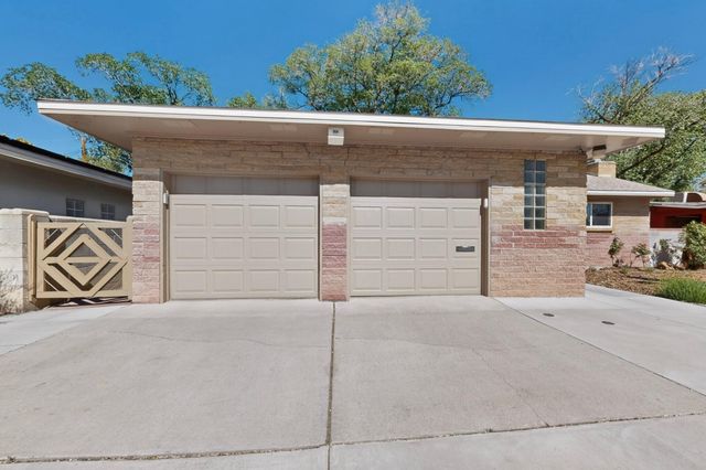 806 Hermosa Drive NE, Albuquerque, NM 87110
