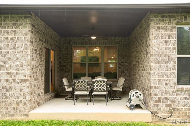 132 E Locust Street, Columbia, IL 62236