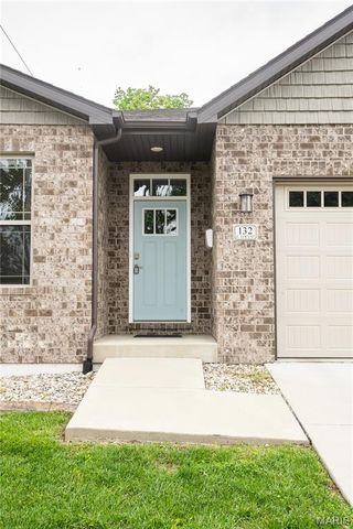 132 E Locust Street, Columbia, IL 62236