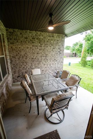 132 E Locust Street, Columbia, IL 62236