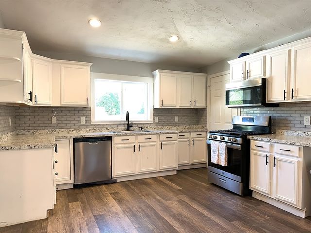 53 James St, Worcester, MA 01603