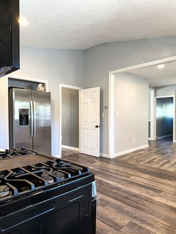 53 James St, Worcester, MA 01603