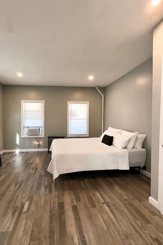 53 James St, Worcester, MA 01603