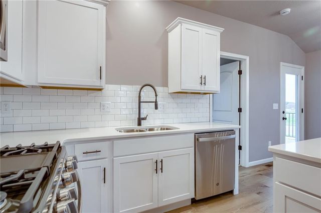 20560 Newcastle Street, Spring Hill, KS 66083