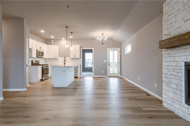 20560 Newcastle Street, Spring Hill, KS 66083