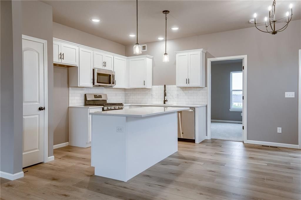 20560 Newcastle Street, Spring Hill, KS 66083