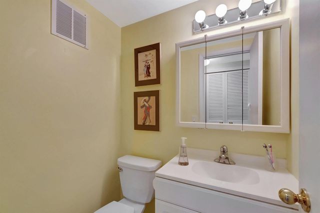 210 Horizons E 103, Boynton Beach, FL 33435