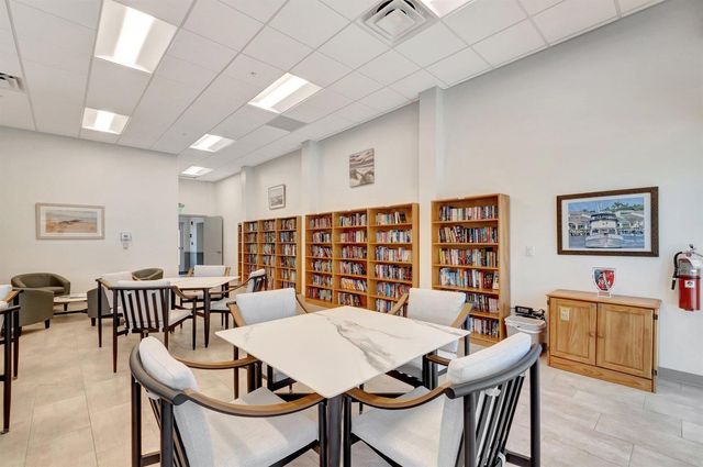 210 Horizons E 103, Boynton Beach, FL 33435