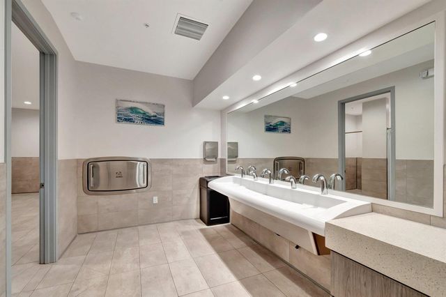 210 Horizons E 103, Boynton Beach, FL 33435