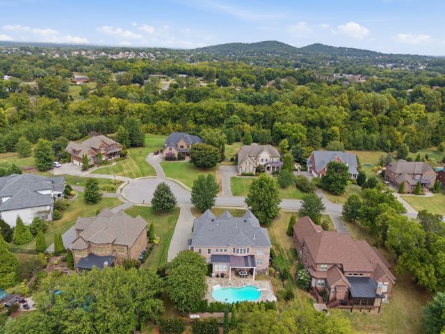 625 Calverton Ln, Brentwood, TN 37027
