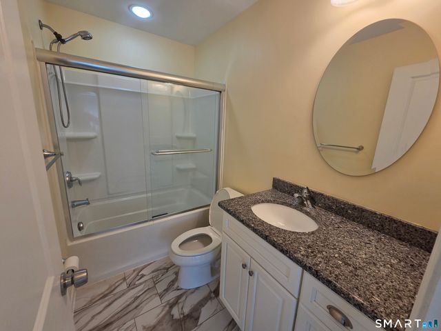 10 Oak Meadows Drive 10, Brookfield, CT 06804