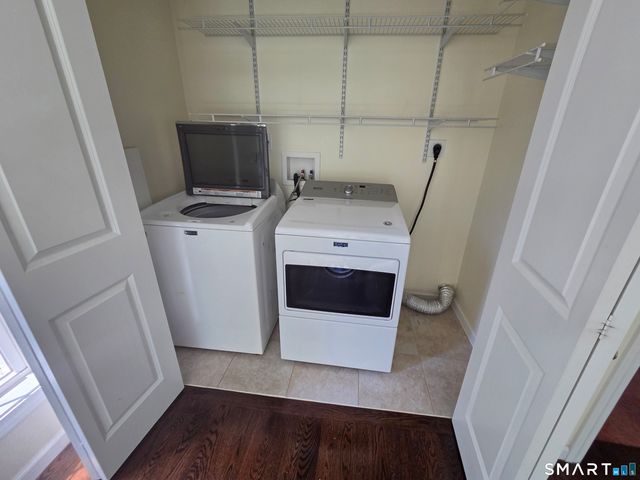 10 Oak Meadows Drive 10, Brookfield, CT 06804