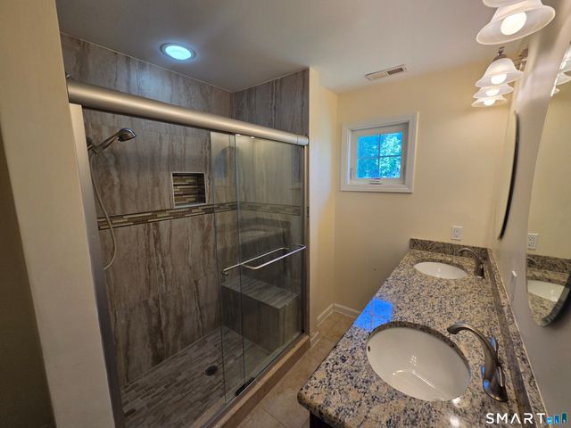 10 Oak Meadows Drive 10, Brookfield, CT 06804