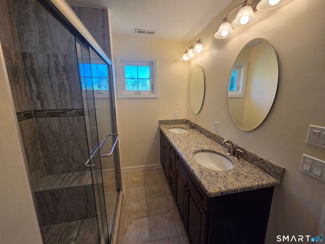10 Oak Meadows Drive 10, Brookfield, CT 06804