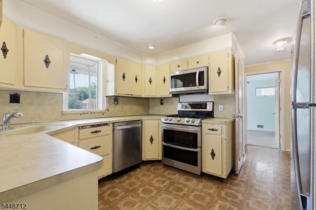 20 Sunnyside Rd, West Orange Twp., NJ 07052