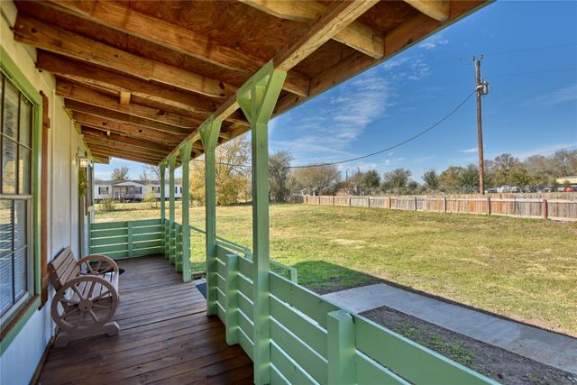 19976 Washington Bridge Road, Washington, TX 77880