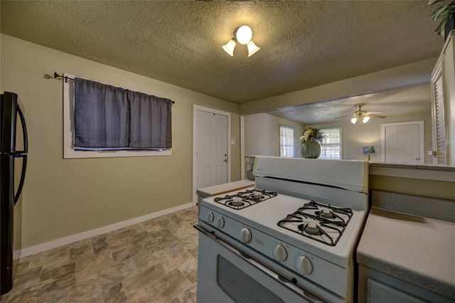 19976 Washington Bridge Road, Washington, TX 77880