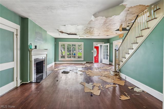 6821 Fleet Avenue, Cleveland, OH 44105