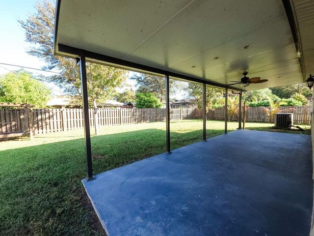 185 SW Exmore Avenue, Port St Lucie, FL 34983