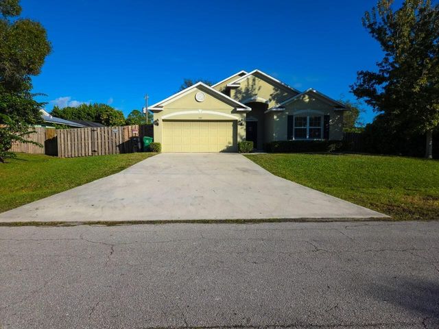 185 SW Exmore Avenue, Port St Lucie, FL 34983