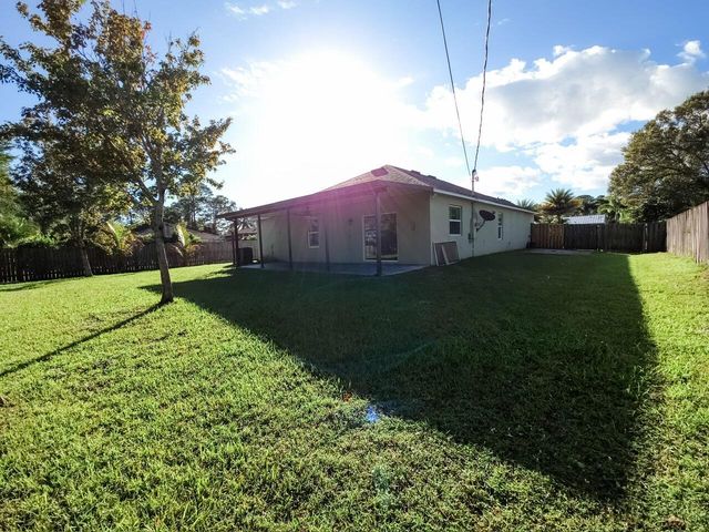 185 SW Exmore Avenue, Port St Lucie, FL 34983