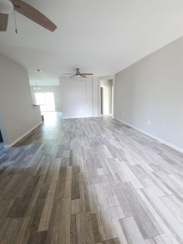 185 SW Exmore Avenue, Port St Lucie, FL 34983