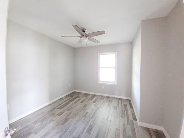 185 SW Exmore Avenue, Port St Lucie, FL 34983