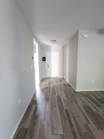 185 SW Exmore Avenue, Port St Lucie, FL 34983