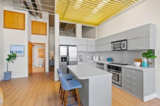 550 Seagaze Drive 19, Oceanside, CA 92054