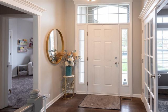 8544 N Ava Avenue, Kansas City, MO 64154